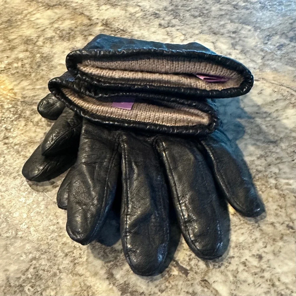 Women's Black Leather Gloves Knit Lined Mid Length Sz 8 Cozy Lightweight Winter
